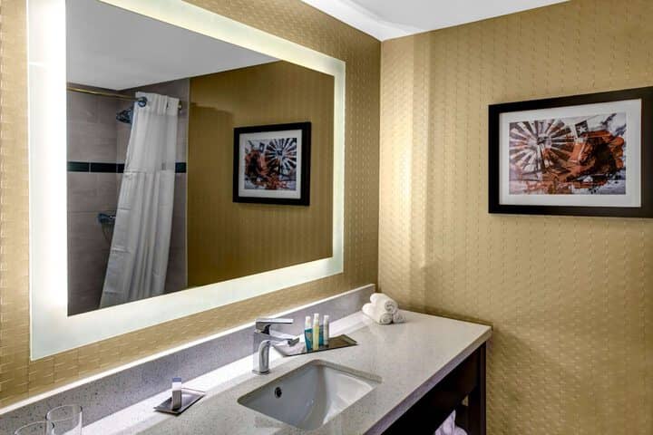 Room 10 of 30