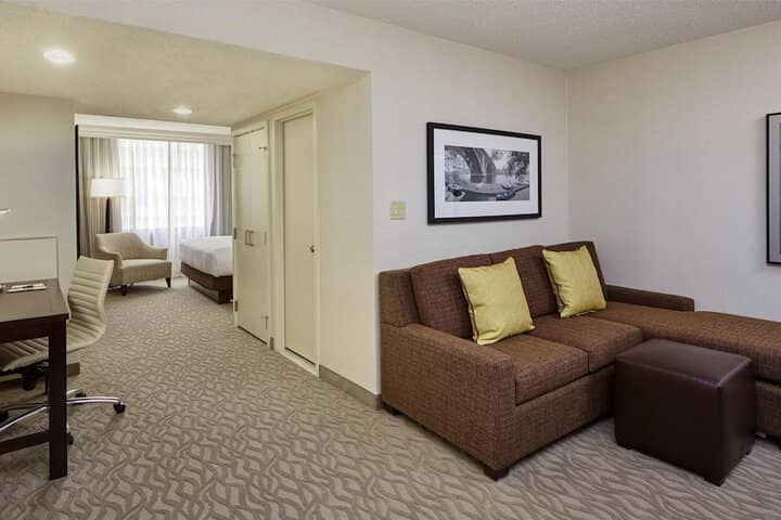 Room 35 of 106