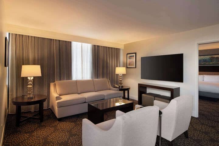 Room 33 of 106
