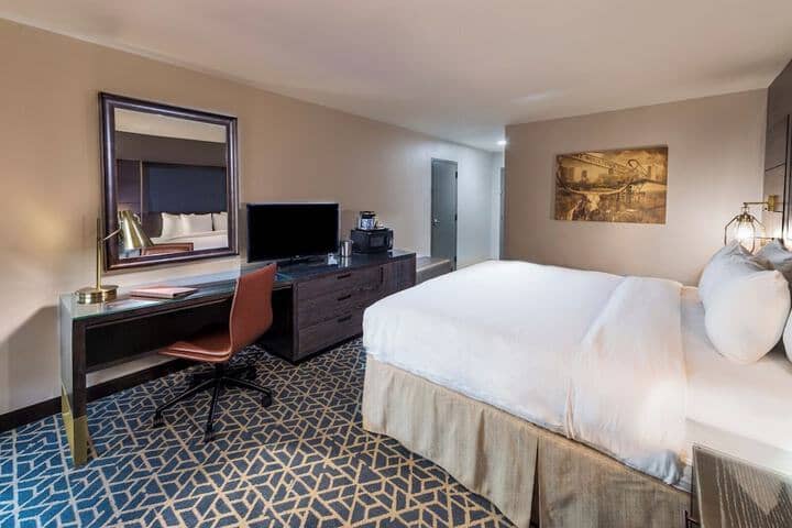 Room 9 of 30