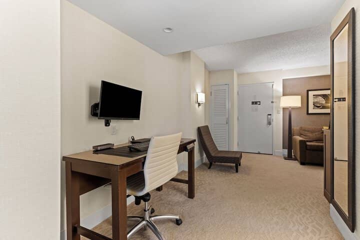 Room 28 of 106